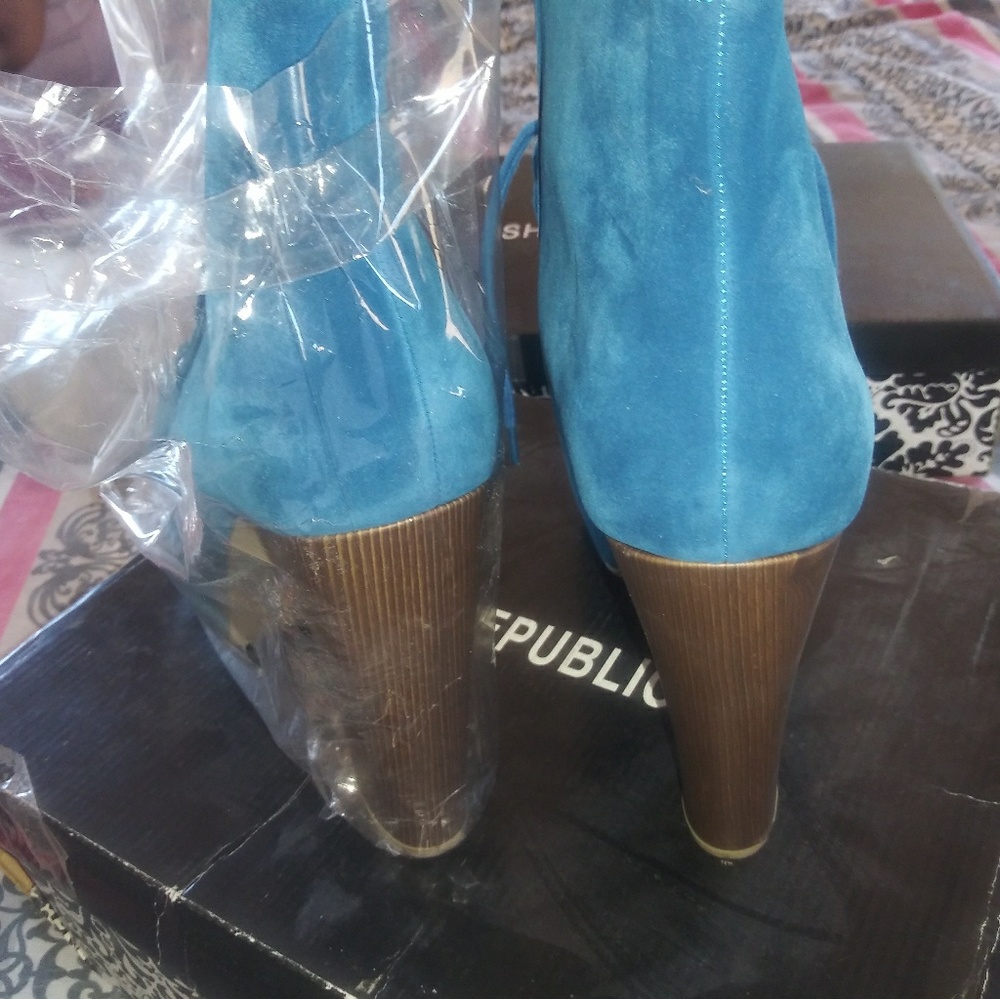 Women's booties - Picture 3 of 5